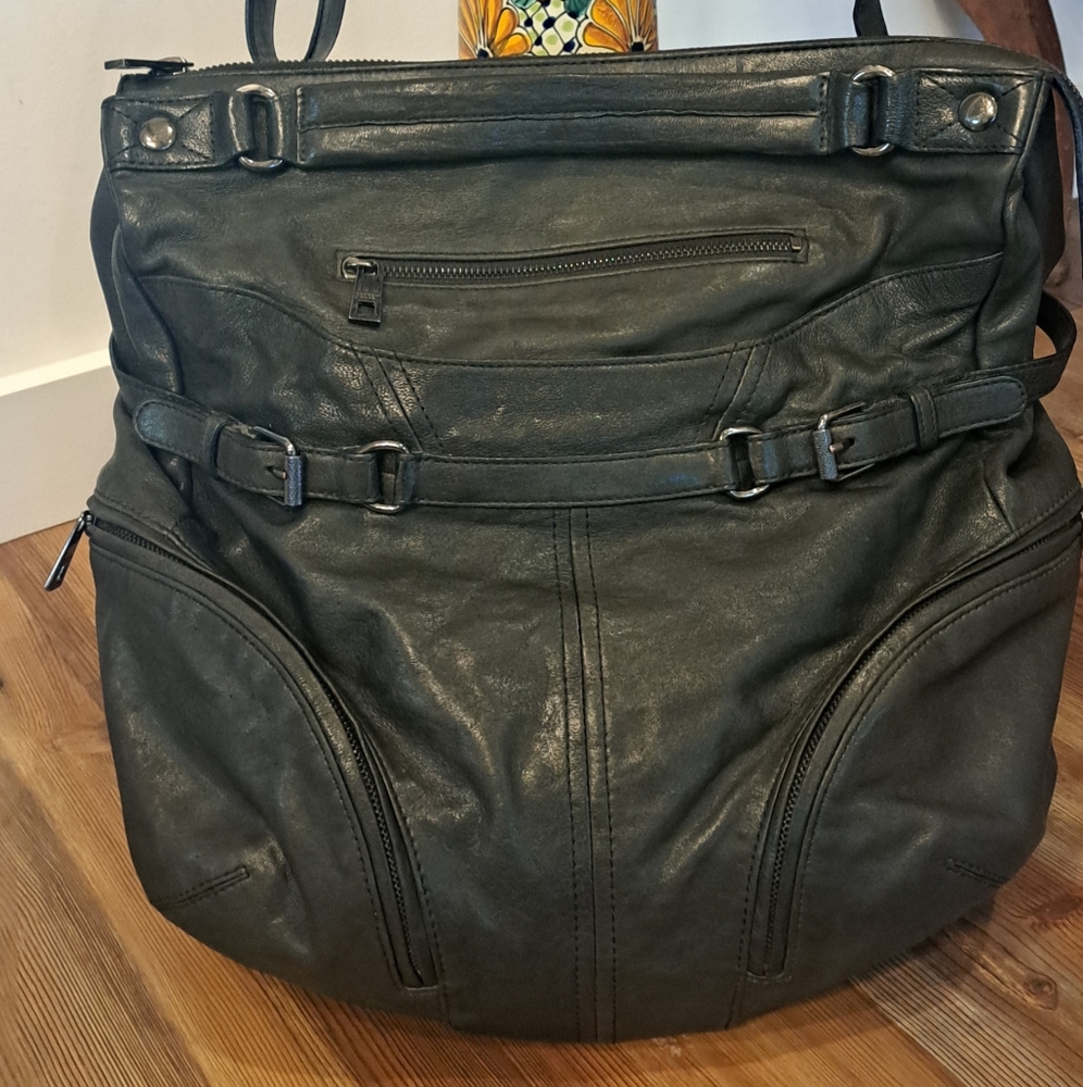 ANDREW MARC AUDRINA Top Grain Leather Unisex Bag. Black. Gently Used. FLAWLESS